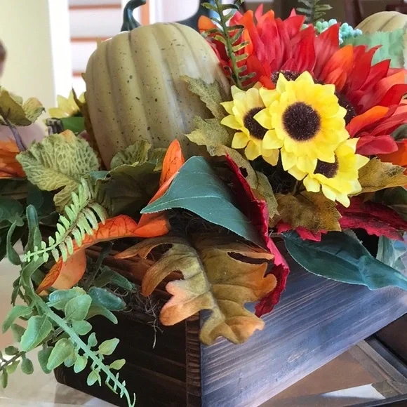 HAND CRAFTED UNIQUE Fall Table Decoration - Picture 9 of 11